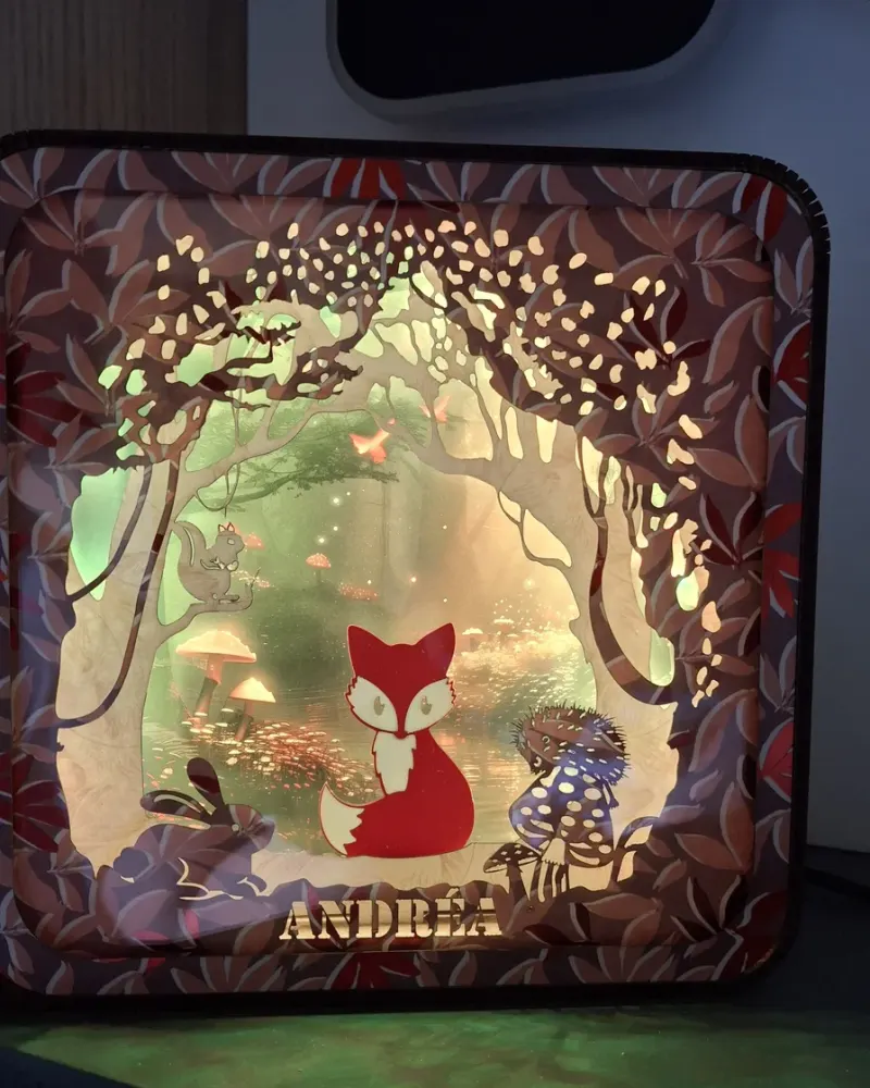 Veilleuse Renard personnalisée avec le prénom Andréa, allumée